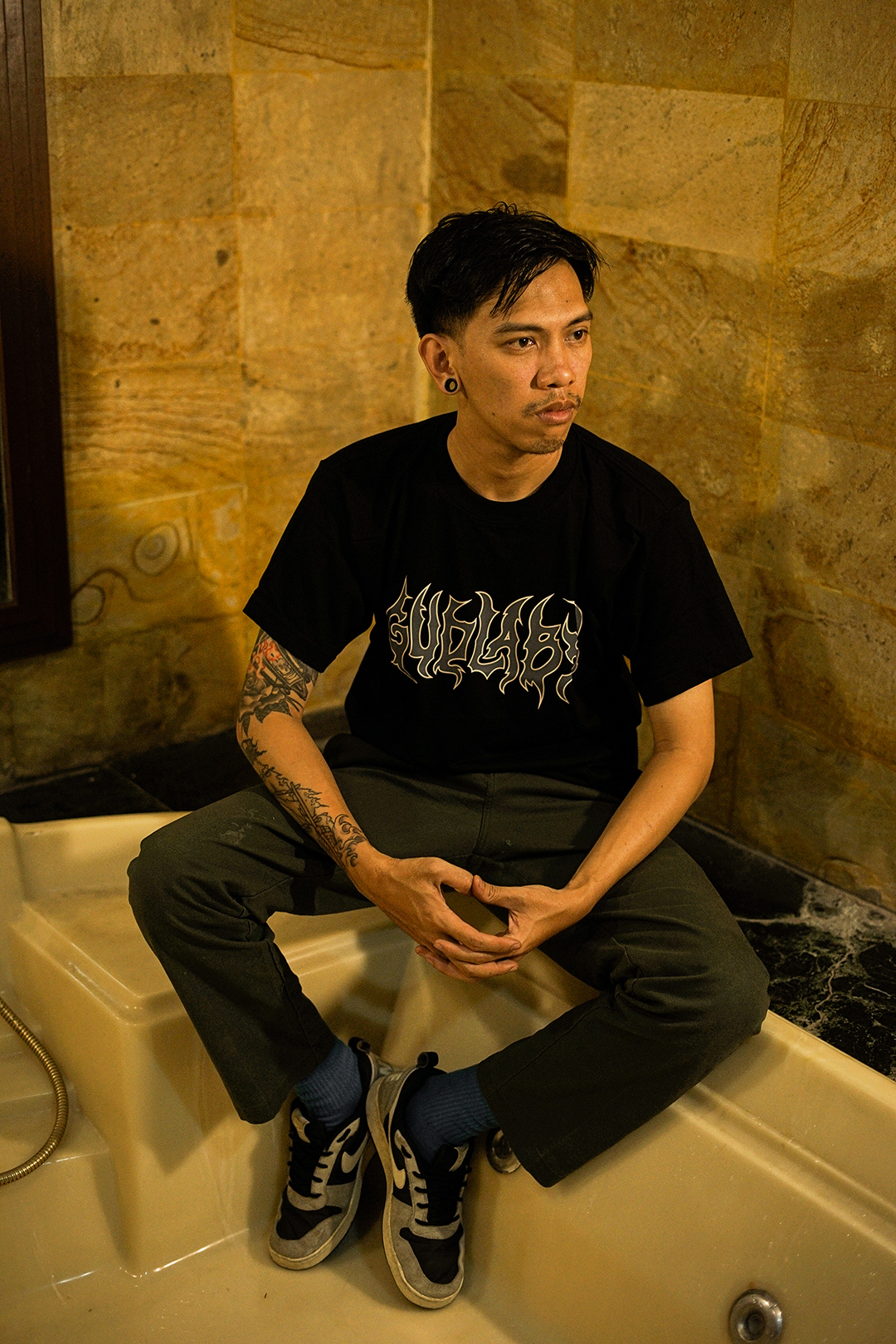 THINK GREY - tampilan 1