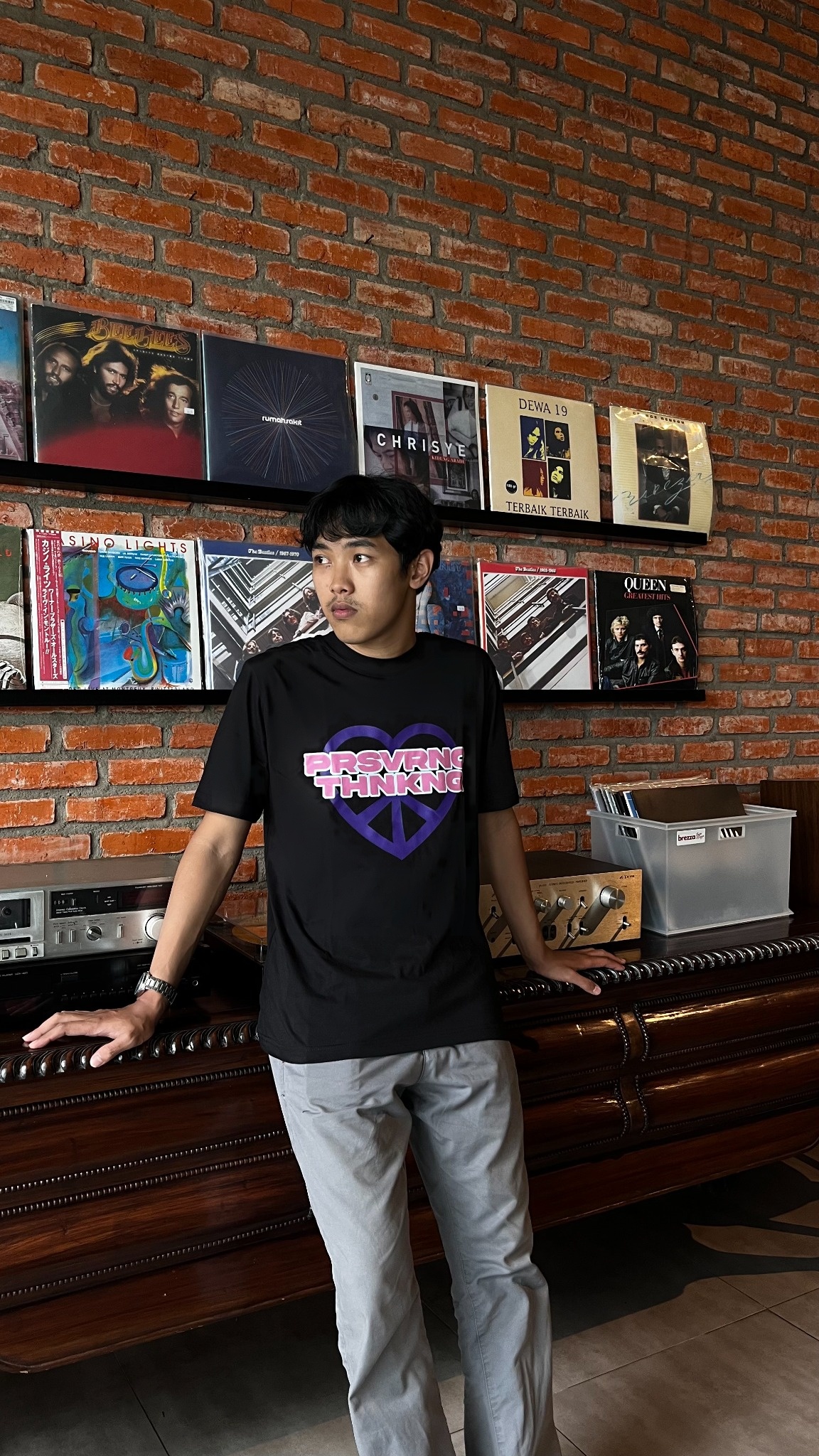 PRSVRNC LOVE Purple Line (Hitam) - tampilan 2